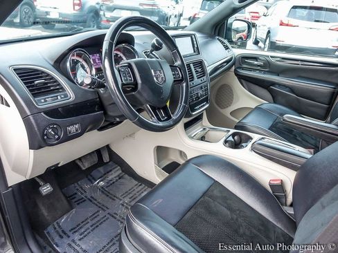 Used 2018 Dodge Grand Caravan SXT w/ Driver Convenience Group image 10