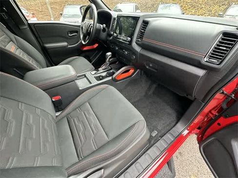 Used 2024 Nissan Frontier PRO-4X w/ Technology Package image 18