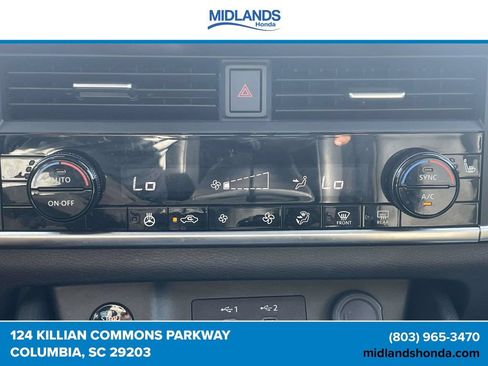Used 2024 Nissan Rogue SV w/ SV Premium Package FWD image 28