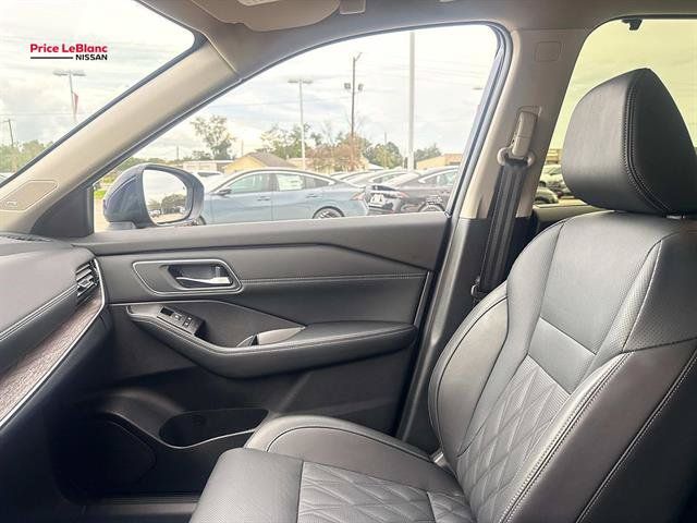 Certified 2026 Nissan Rogue Platinum w/ Platinum Premium Package AWD/4WD image 15
