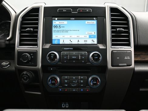 Used 2018 Ford F150 Lariat RWD image 17