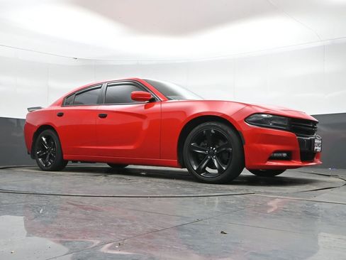 Used 2018 Dodge Charger R/T RWD image 43
