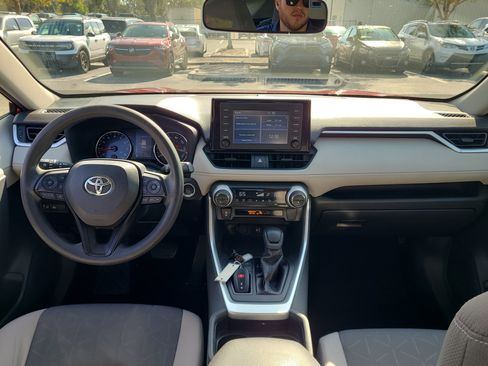 Used 2019 Toyota RAV4 XLE image 14
