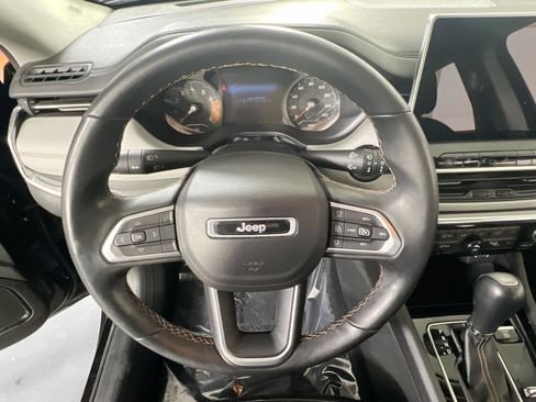 Used 2022 Jeep Compass Limited AWD/4WD image 11