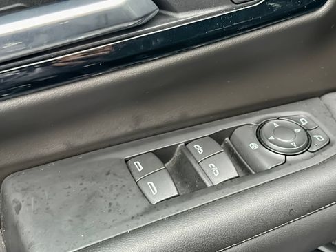 Used 2025 Chevrolet Tahoe LS AWD/4WD image 29