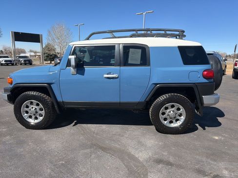 Used 2012 Toyota FJ Cruiser 4WD w/ Upgrade Pkg image 6