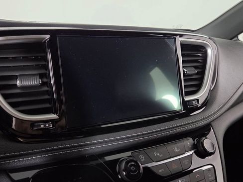 New 2026 Chrysler Pacifica Select image 23