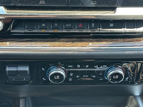 New 2025 GMC Sierra 1500 Elevation w/ Max Trailering Package image 18