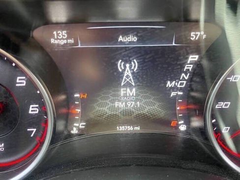 Used 2017 Dodge Charger SXT RWD image 16