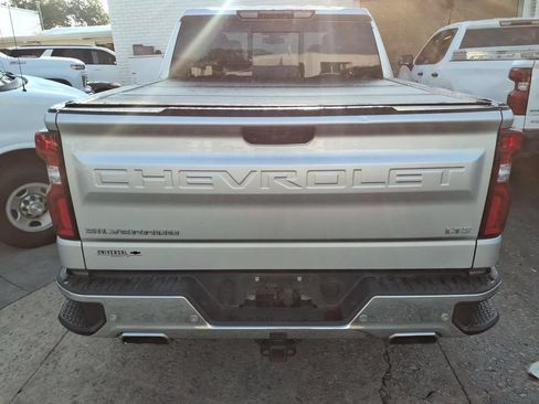 Used 2020 Chevrolet Silverado 1500 LTZ w/ LTZ Plus Package AWD/4WD image 7