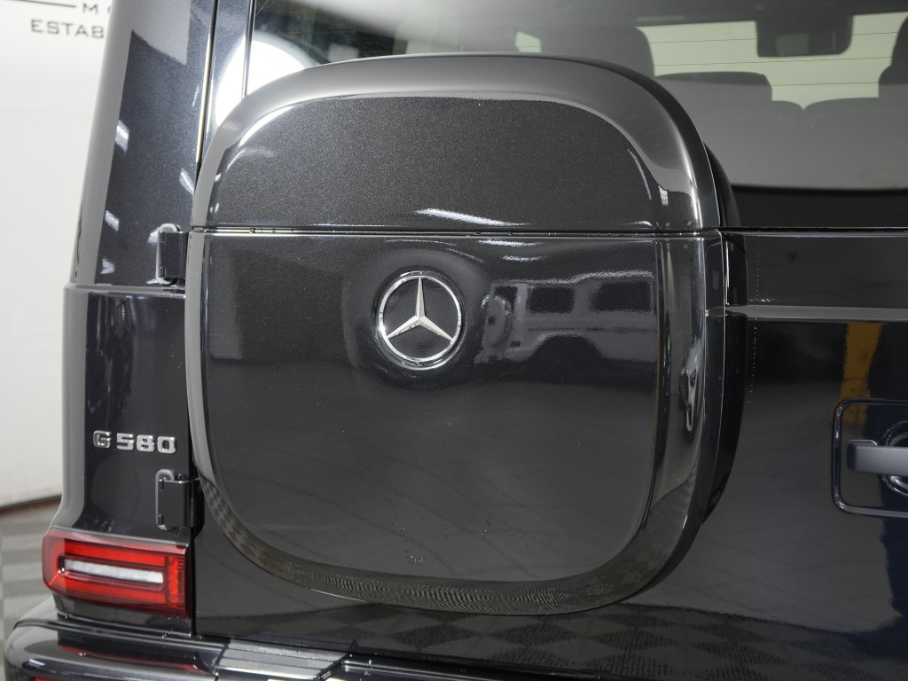 Used 2025 Mercedes-Benz G 580 w/ EQ Technology image 33
