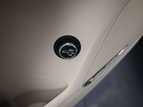 Used 2023 Buick Envision Avenir image 8