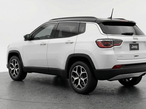 Used 2025 Jeep Compass Limited image 6