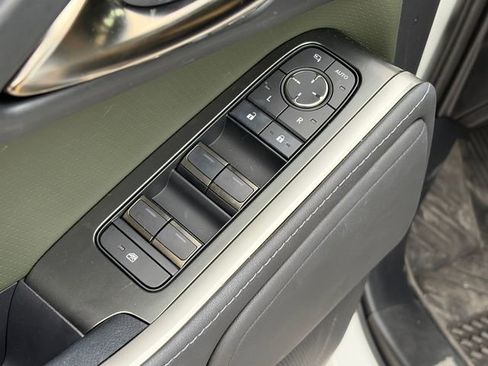 Used 2025 Lexus GX 550 AWD/4WD image 16