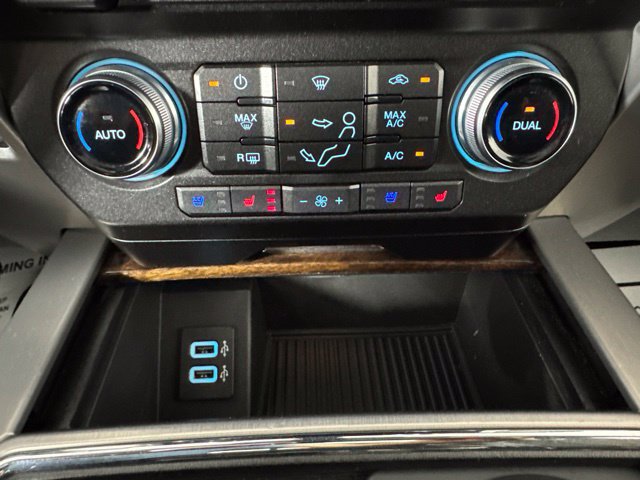 Used 2017 Ford F350 Platinum w/ Platinum Ultimate Package AWD/4WD image 16