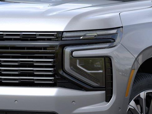 New 2026 Chevrolet Suburban High Country AWD/4WD image 10