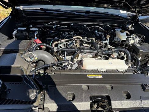 Certified 2025 Toyota Tacoma SR image 25