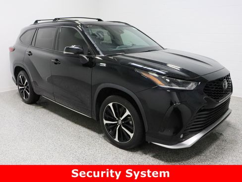 Used 2022 Toyota Highlander XSE image 4
