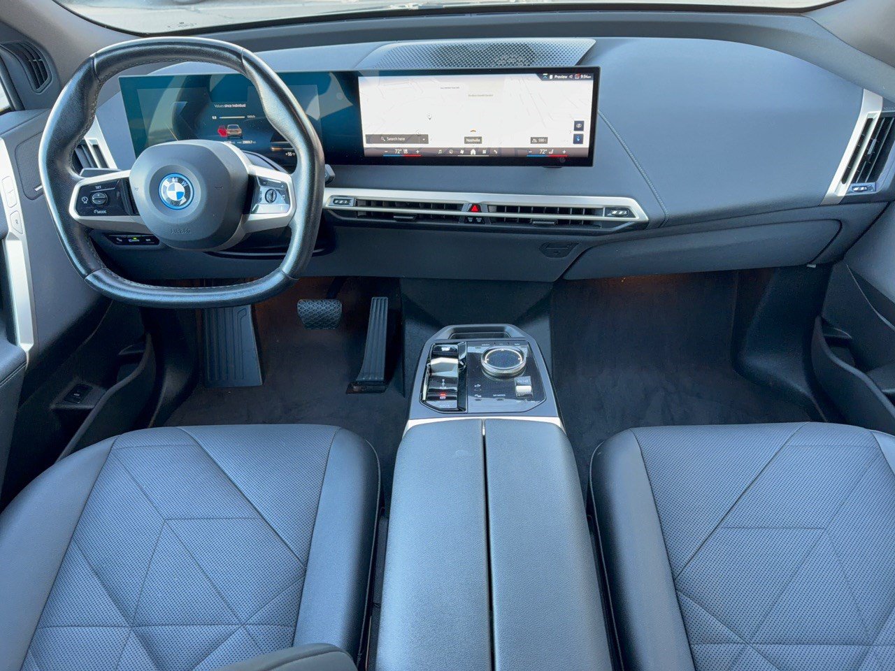 Used 2024 BMW iX xDrive50 w/ Premium Package AWD/4WD image 17