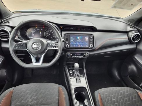 Used 2024 Nissan Kicks SR image 13