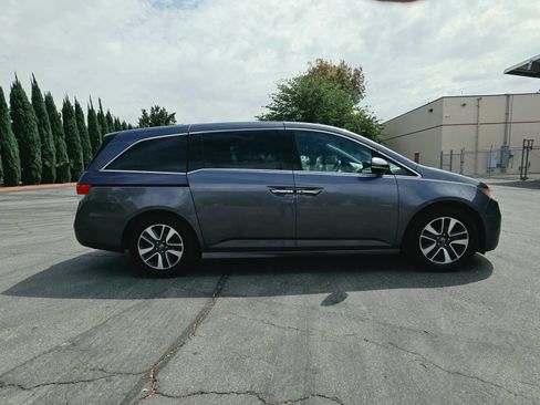 Used 2014 Honda Odyssey Touring Elite image 4