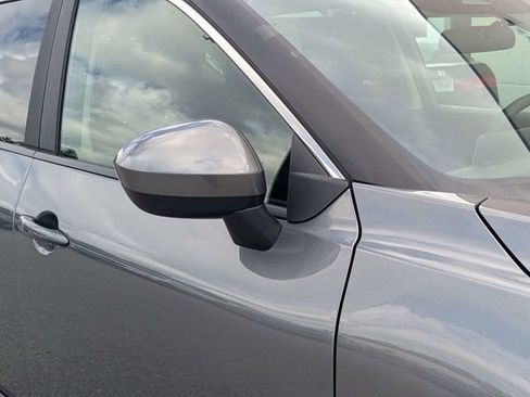 Used 2024 Nissan Rogue SV FWD image 10
