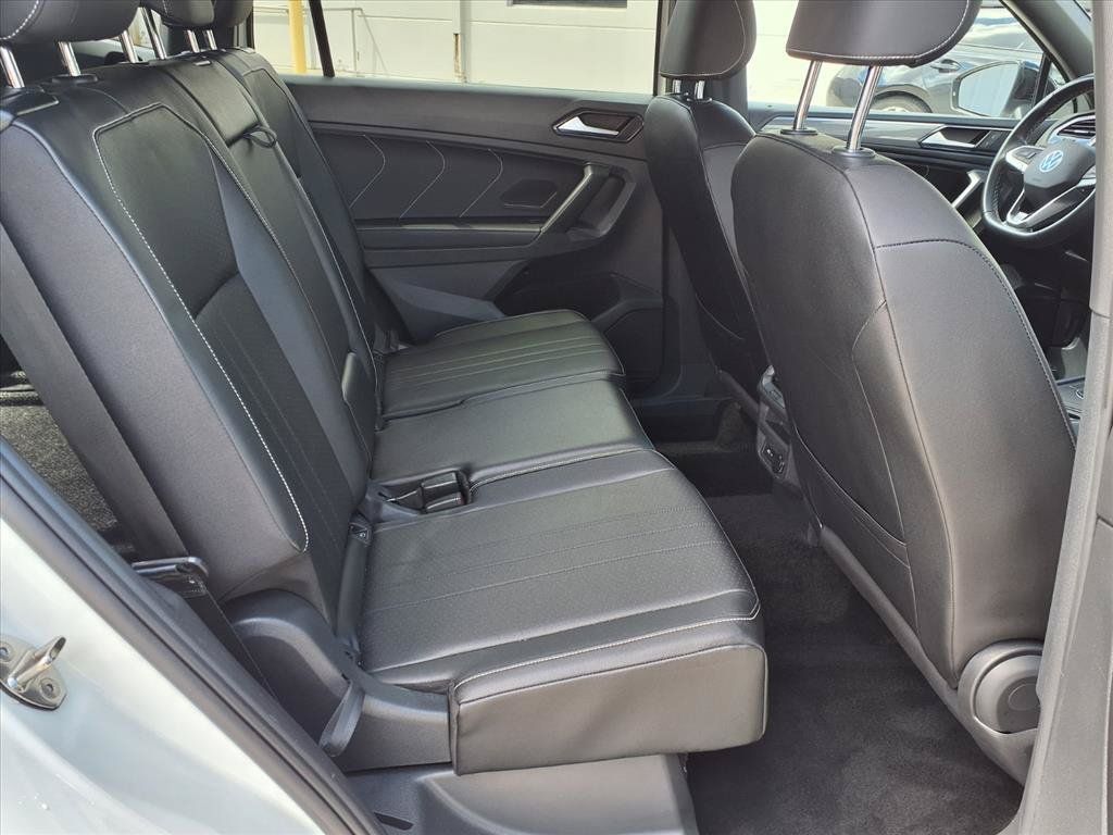 Used 2023 Volkswagen Tiguan SE R-Line FWD image 12