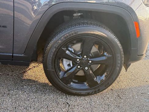 New 2025 Jeep Grand Cherokee L Altitude RWD image 9