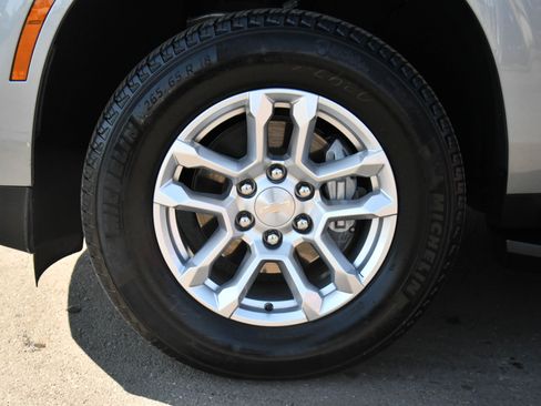 Used 2025 Chevrolet Tahoe LT AWD/4WD image 12