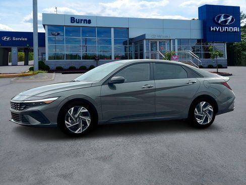 New 2025 Hyundai Elantra Sport image 2