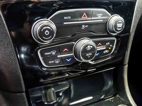 Used 2023 Chrysler 300 Touring AWD/4WD image 24