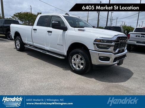 Used 2025 RAM 2500 Big Horn AWD/4WD image 1