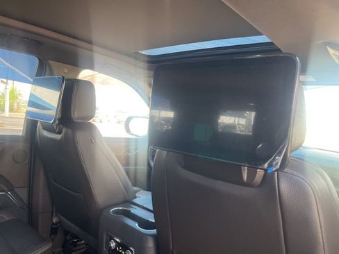 Used 2024 GMC Yukon Denali w/ Advanced Technology Package image 12