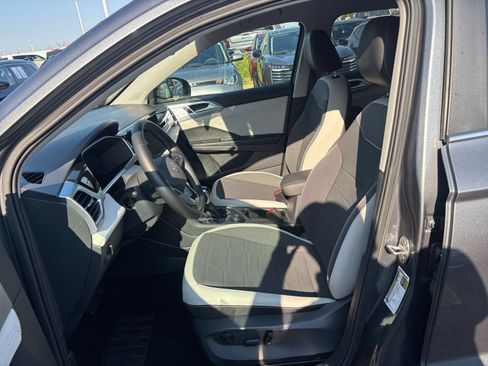 Used 2026 Volkswagen Taos SE AWD/4WD image 50