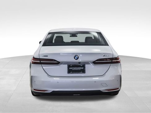 Certified 2025 BMW 530i xDrive 530i xDrive w/ Premium Package image 4