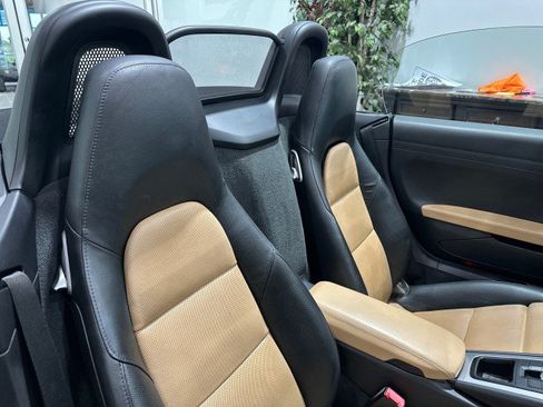 Used 2018 Porsche 718 Boxster RWD image 58