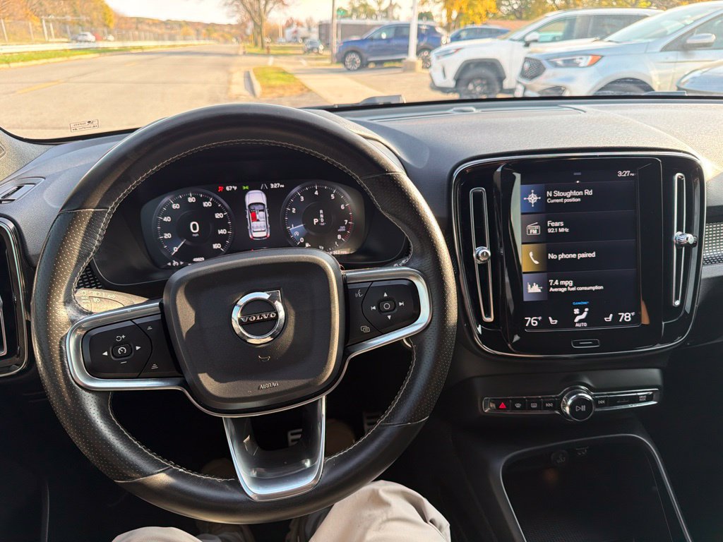 Used 2021 Volvo XC40 T4 R-Design w/ Protection Package Premier FWD image 18