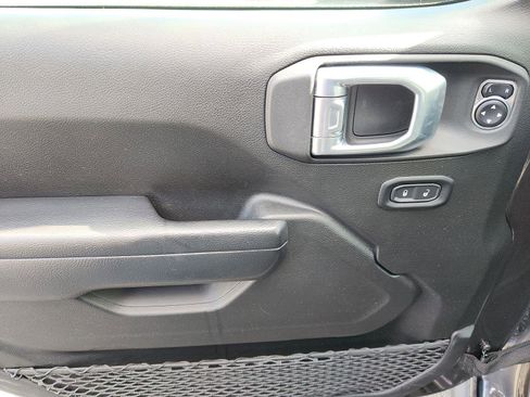 Used 2021 Jeep Wrangler Unlimited Willys image 14