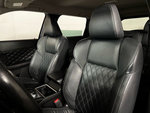 Used 2022 Mitsubishi Outlander SEL image 13