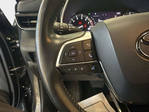 Used 2021 Toyota Highlander XSE image 29