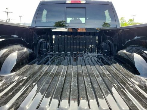 Used 2026 RAM 1500 4x4 Crew Cab image 9