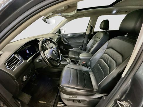 Used 2018 Volkswagen Tiguan SEL Premium w/ 3rd Row Seat Package AWD/4WD image 13
