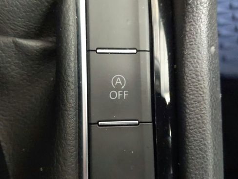 Used 2023 Volkswagen Taos SE w/ Black Wheel Package FWD image 28