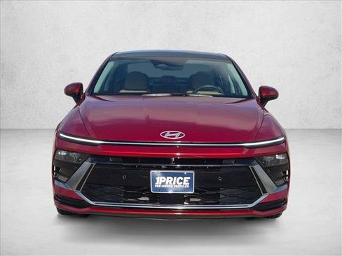 Used 2025 Hyundai Sonata Limited FWD image 2