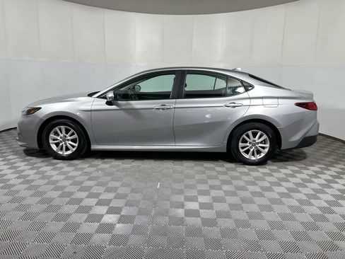 Used 2025 Toyota Camry LE FWD image 5