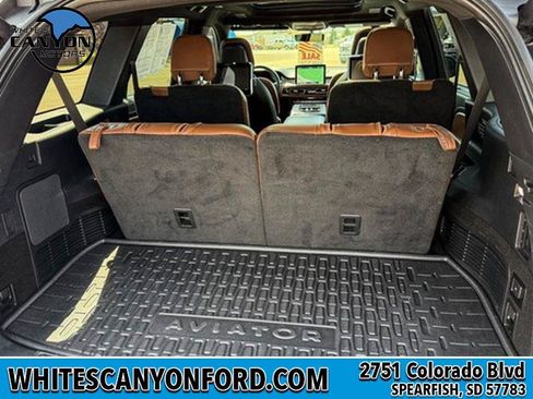 Used 2023 Lincoln Aviator Reserve w/ Equipment Group 201A AWD/4WD image 10