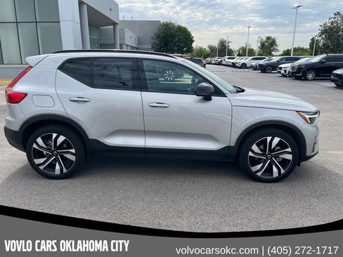 Certified 2024 Volvo XC40 B5 Plus w/ Protection Package Premier AWD/4WD image 4