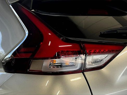 Used 2025 Mitsubishi Eclipse Cross ES image 18