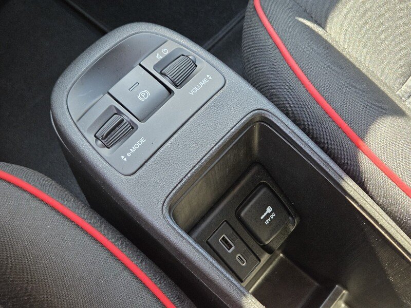 Used 2024 FIAT 500 e (RED) FWD image 24