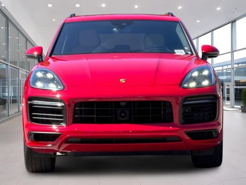 Used 2022 Porsche Cayenne GTS AWD/4WD image 9
